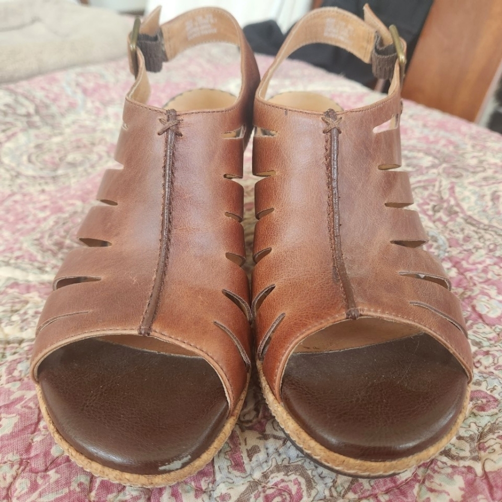 Indigo long pond sandals Size 7 1/2 M